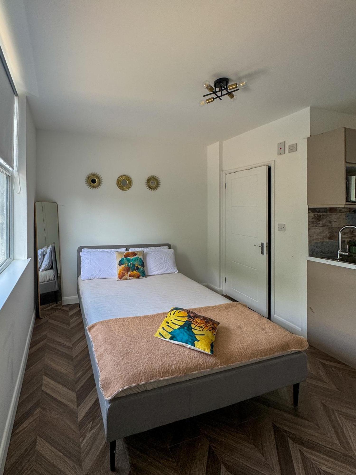 Dalston Luxe *